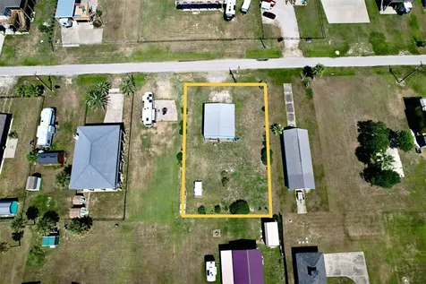 915 S Selwyn Road Crystal Beach TX 77650