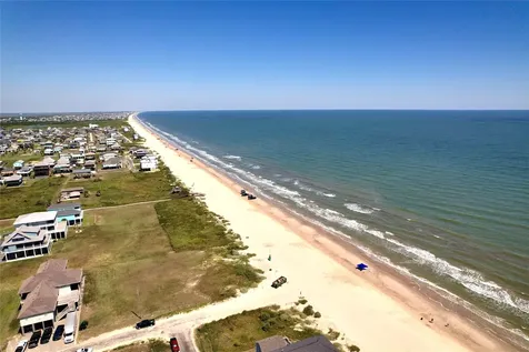 915 S Selwyn Road Crystal Beach TX 77650