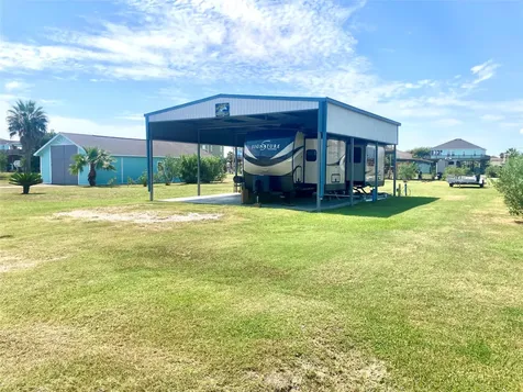 915 S Selwyn Road Crystal Beach TX 77650
