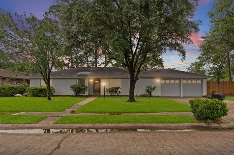 4205 Queenswood Street Baytown TX 77521
