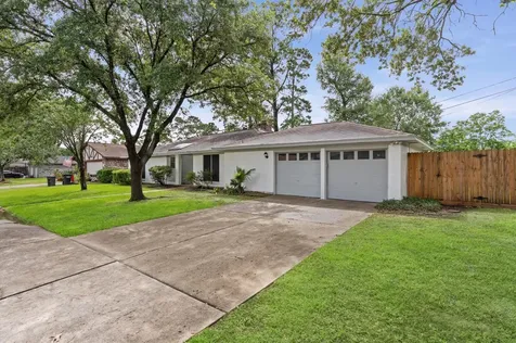 4205 Queenswood Street Baytown TX 77521