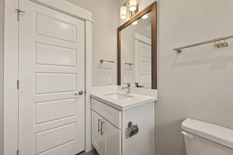2010 Saint Charles Street Houston TX 77003