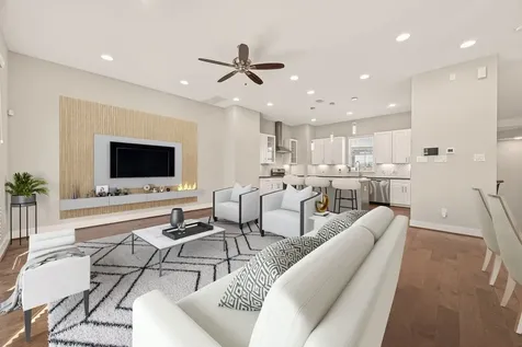 2010 Saint Charles Street Houston TX 77003