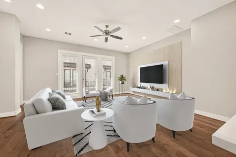 2010 Saint Charles Street Houston TX 77003