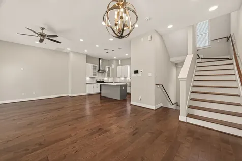 2010 Saint Charles Street Houston TX 77003