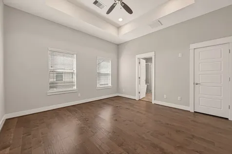 2010 Saint Charles Street Houston TX 77003