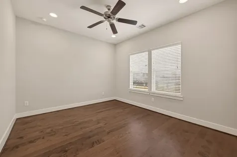 2010 Saint Charles Street Houston TX 77003