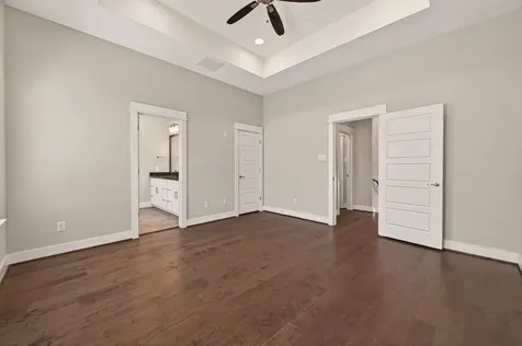 2010 Saint Charles Street Houston TX 77003