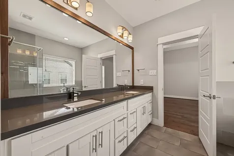 2010 Saint Charles Street Houston TX 77003