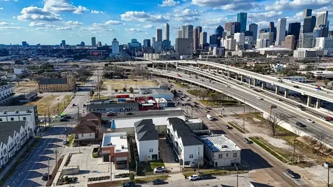 2010 Saint Charles Street Houston TX 77003
