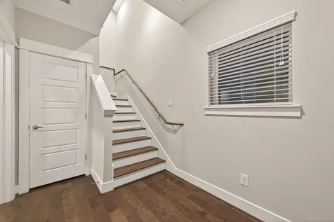2010 Saint Charles Street Houston TX 77003