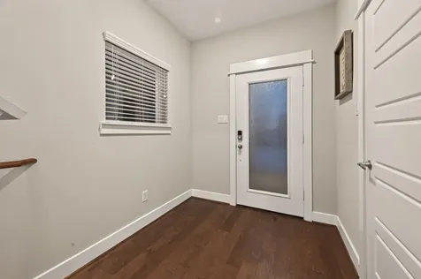 2010 Saint Charles Street Houston TX 77003