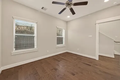 2010 Saint Charles Street Houston TX 77003