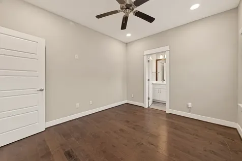 2010 Saint Charles Street Houston TX 77003