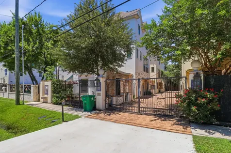 1009 W 24th Street A Houston TX 77008