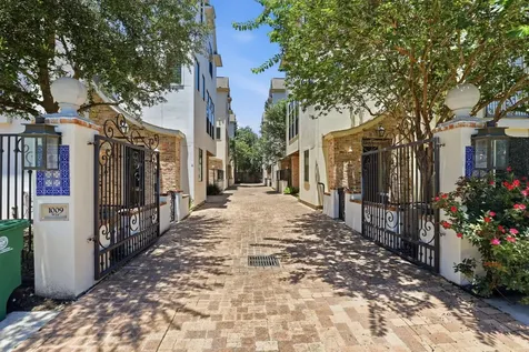 1009 W 24th Street A Houston TX 77008