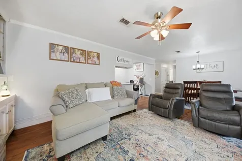 908 Pine Drive Caldwell TX 77836