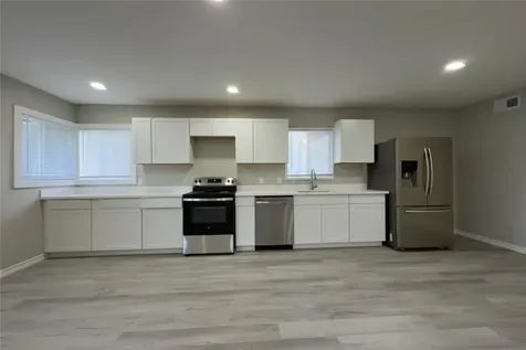 2214 5th Avenue N Texas City TX 77590