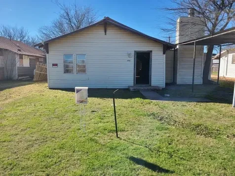 306 E Ida Avenue Electra TX 76360