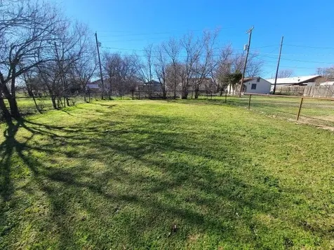 306 E Ida Avenue Electra TX 76360