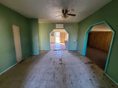 306 E Ida Avenue Electra TX 76360