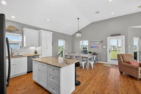 18607 Warrior Road Galveston TX 77554