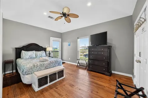 18607 Warrior Road Galveston TX 77554