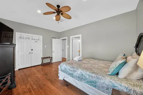 18607 Warrior Road Galveston TX 77554