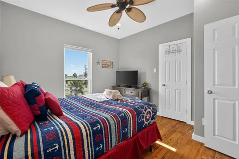 18607 Warrior Road Galveston TX 77554