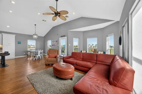 18607 Warrior Road Galveston TX 77554