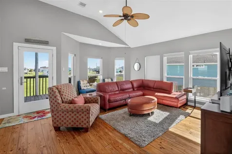 18607 Warrior Road Galveston TX 77554