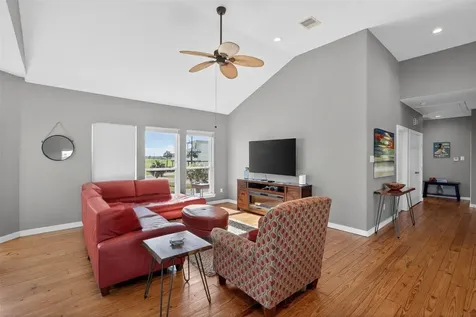 18607 Warrior Road Galveston TX 77554