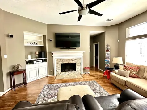8910 Everhart Lane Houston TX 77040