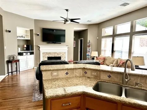 8910 Everhart Lane Houston TX 77040