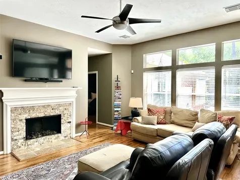 8910 Everhart Lane Houston TX 77040