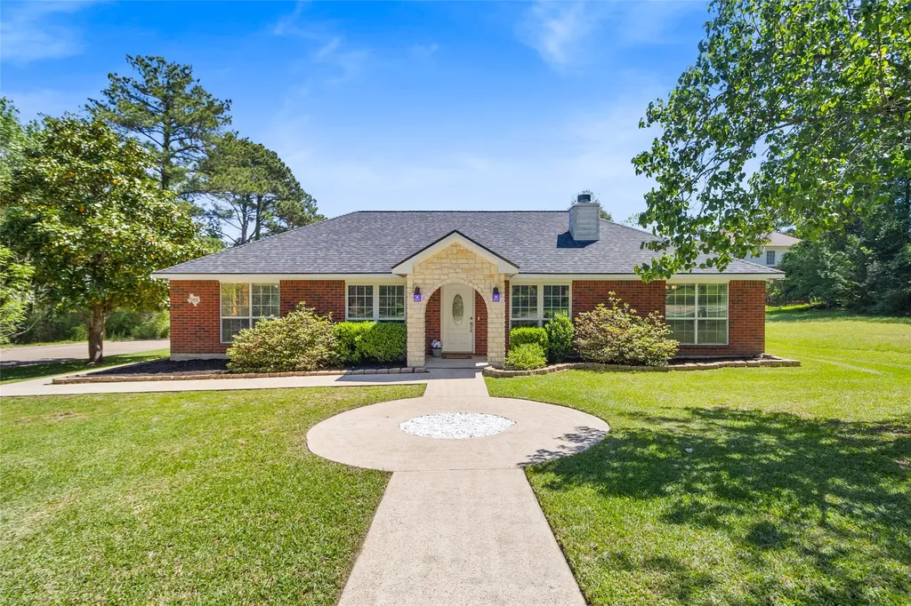 1452 River Oaks Drive Huntsville TX 77340