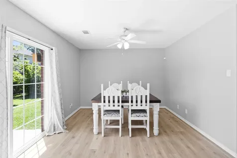 1452 River Oaks Drive Huntsville TX 77340