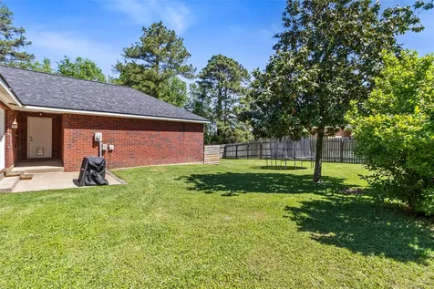 1452 River Oaks Drive Huntsville TX 77340