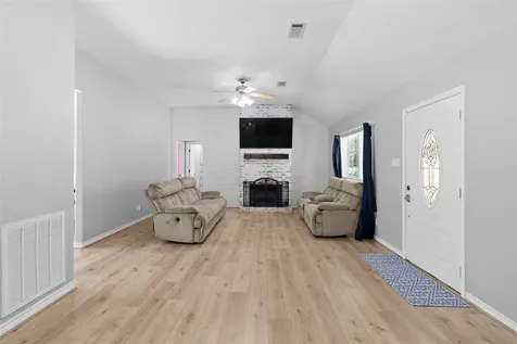 1452 River Oaks Drive Huntsville TX 77340