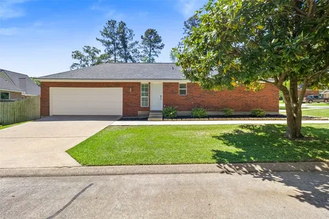 1452 River Oaks Drive Huntsville TX 77340