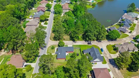 1452 River Oaks Drive Huntsville TX 77340