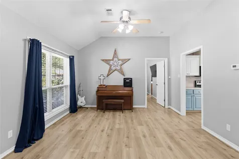1452 River Oaks Drive Huntsville TX 77340