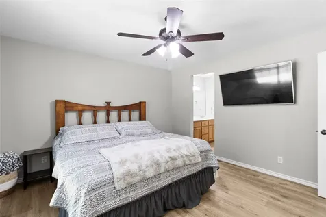 1452 River Oaks Drive Huntsville TX 77340