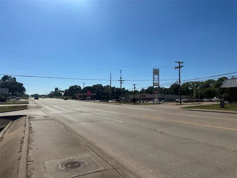 1042 W Commerce Street Buffalo TX 75831