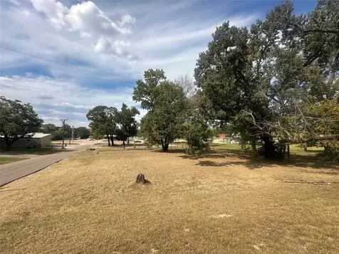 1042 W Commerce Street Buffalo TX 75831