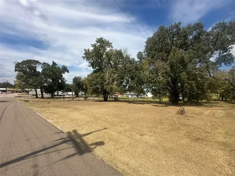 1042 W Commerce Street Buffalo TX 75831