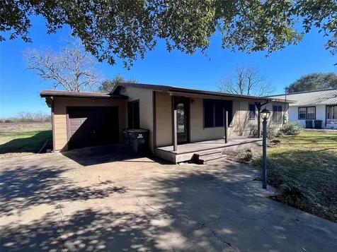 1004 N Center Street Weimar TX 78962