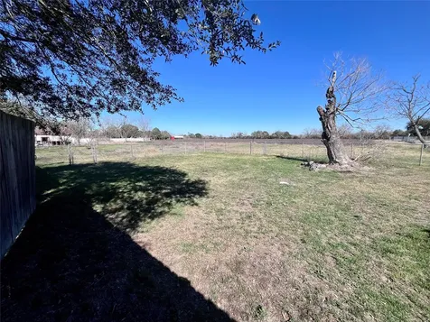 1004 N Center Street Weimar TX 78962