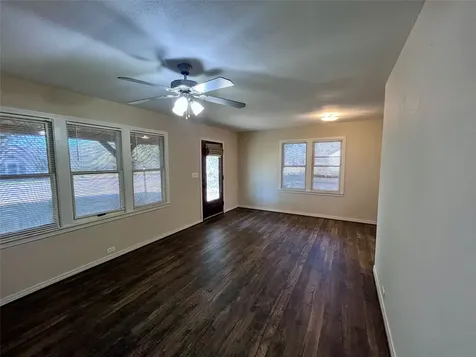 1004 N Center Street Weimar TX 78962