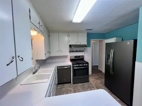 1004 N Center Street Weimar TX 78962
